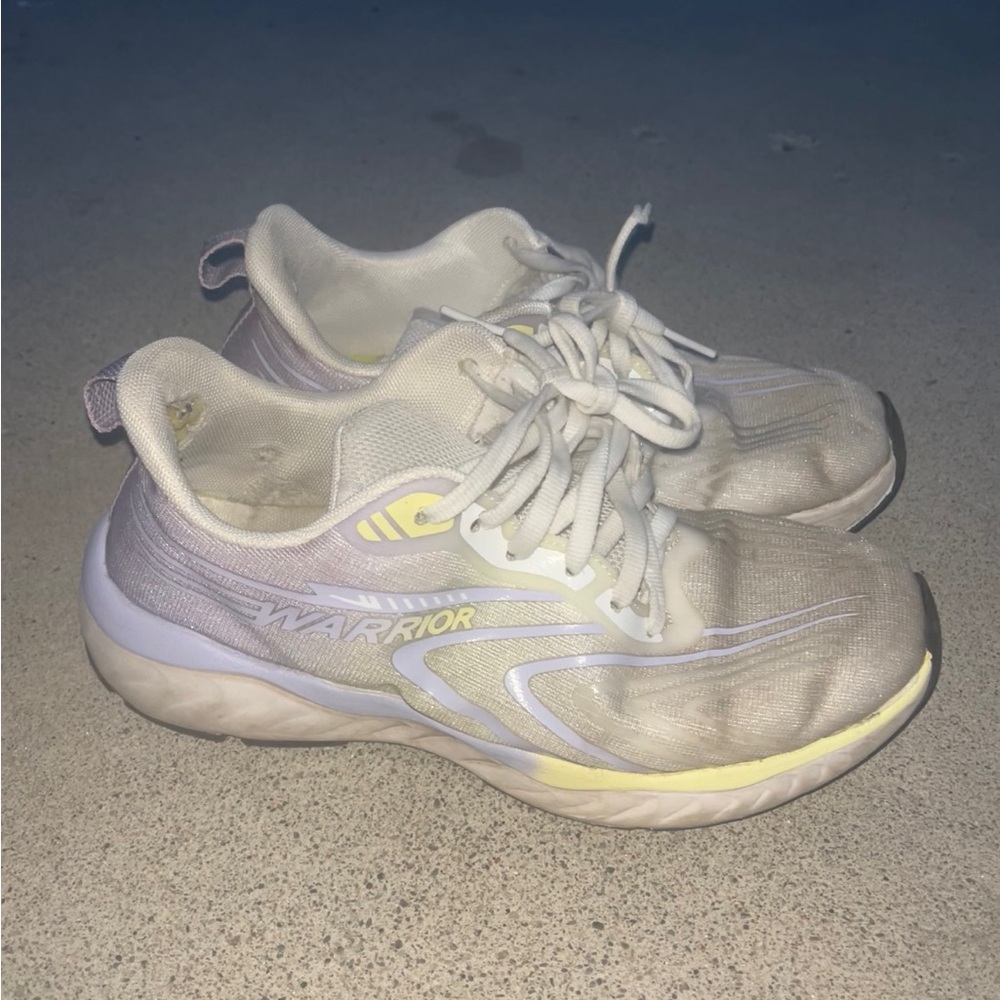 Warrior Shanghai Huili White/Lavender/Yellow Running Athletic Shoes